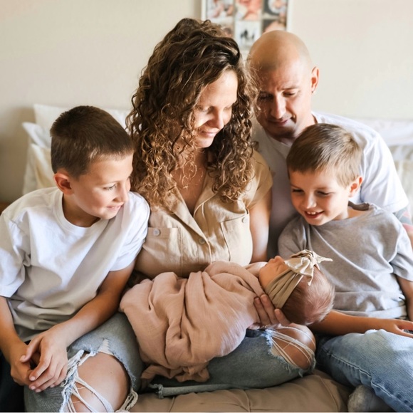 Heeeey.. I’m Moreena - Picture 10 of 10